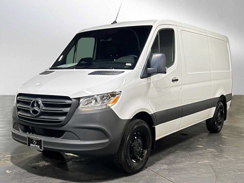 Used 2025 Mercedes-Benz Sprinter 2500 image 7