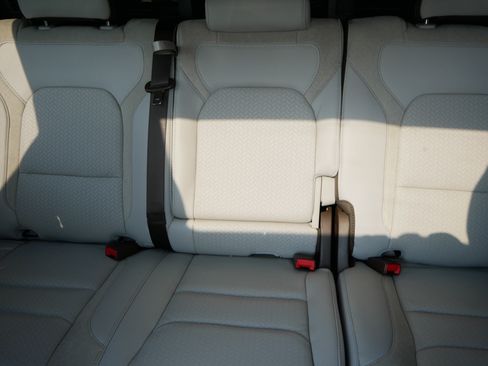 Used 2025 RAM 1500 Laramie AWD/4WD image 13