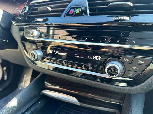 Used 2020 BMW 530i w/ Convenience Package image 21