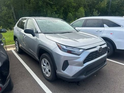 Used 2025 Toyota RAV4 LE AWD/4WD image 6