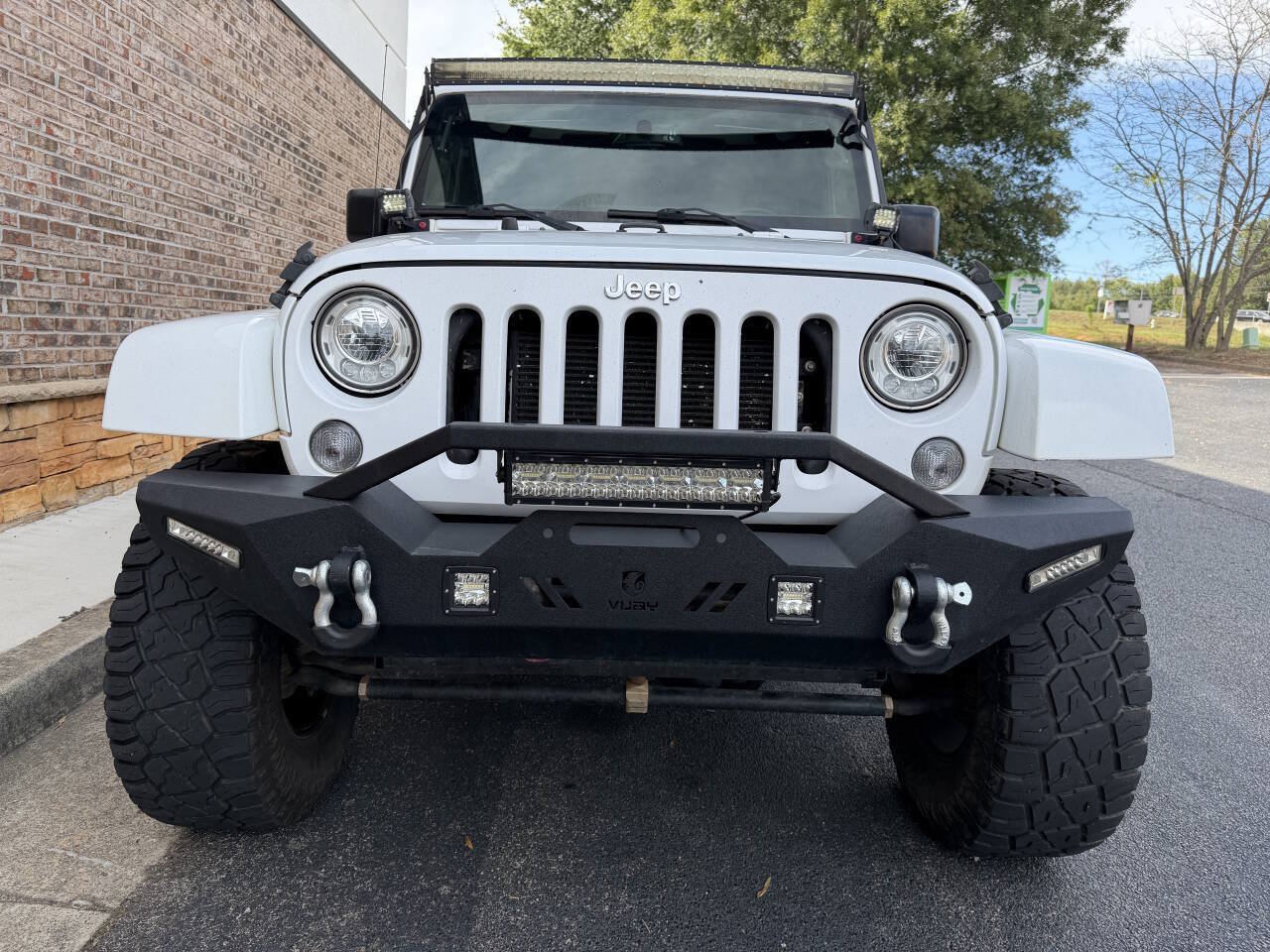 Used 2017 Jeep Wrangler Unlimited Rubicon w/ Connectivity Group AWD/4WD image 5