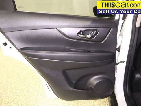 Used 2017 Nissan Rogue SV FWD image 29