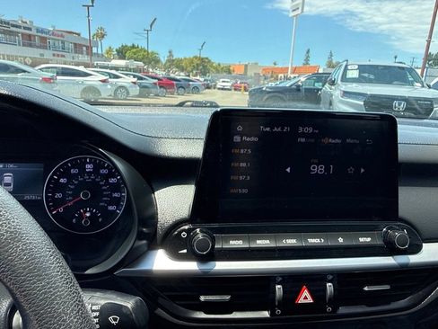 Used 2024 Kia Forte LXS w/ LXS Technology Package FWD image 15
