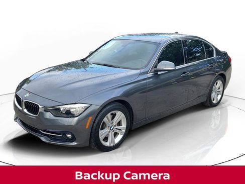 Used 2017 BMW 330i Sedan w/ Driver Assistance Package RWD image 4