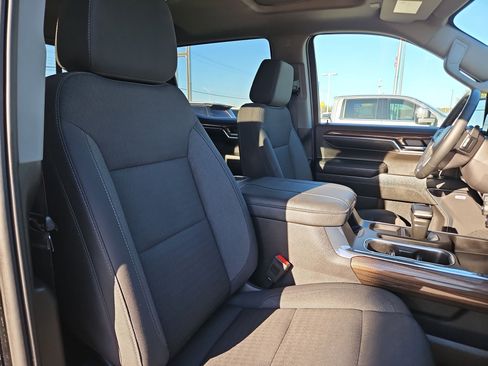 Used 2024 Chevrolet Silverado 1500 LT Trail Boss w/ Convenience Package II image 33