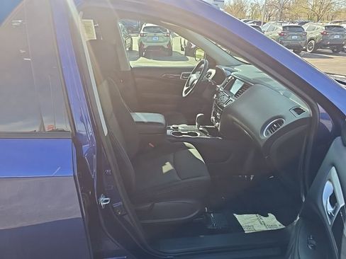 Used 2018 Nissan Pathfinder SV AWD/4WD image 6
