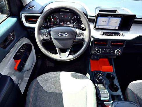 Used 2022 Ford Maverick XLT image 11