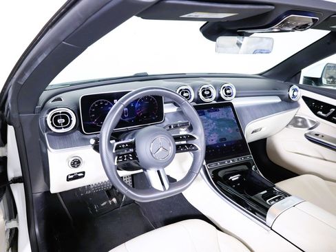 Used 2025 Mercedes-Benz CLE 450 4MATIC Cabriolet image 46