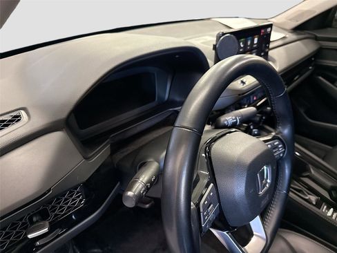 Used 2024 Honda Accord Touring image 9