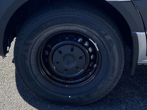 New 2025 Mercedes-Benz Sprinter 2500 image 19