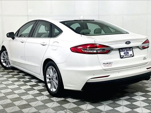Used 2020 Ford Fusion SE image 11