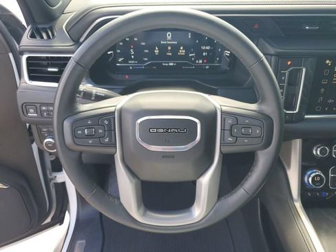 Used 2024 GMC Yukon XL Denali AWD/4WD image 17