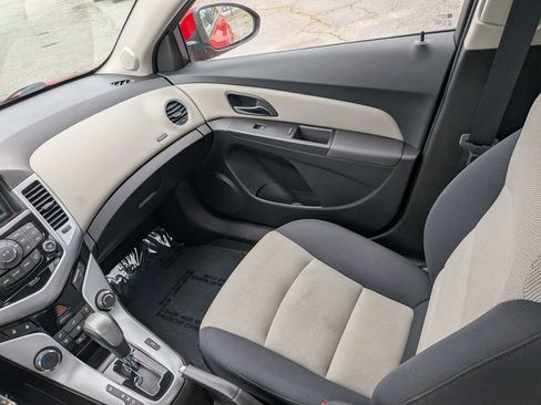 Used 2016 Chevrolet Cruze LS FWD image 16