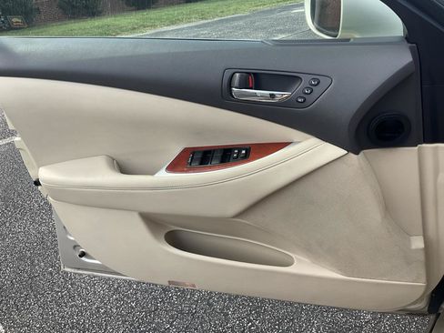 Used 2011 Lexus ES 350 FWD image 22