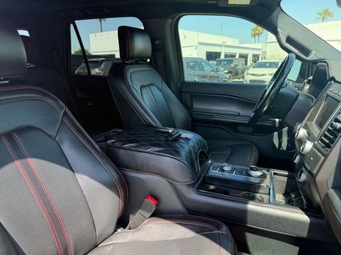 Used 2020 Ford Expedition Limited w/ Equipment Group 303A AWD/4WD image 31