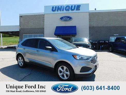 Used 2021 Ford Edge SE image 3