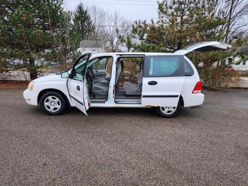 Used 2005 Ford Freestar S image 14
