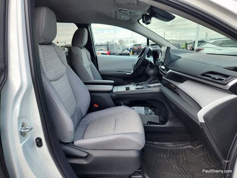 New 2026 Toyota Sienna LE FWD image 44