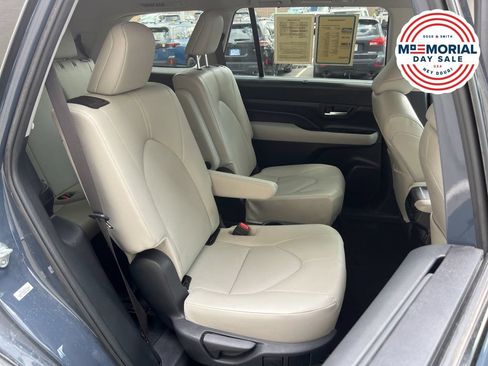 Used 2024 Toyota Grand Highlander AWD image 23