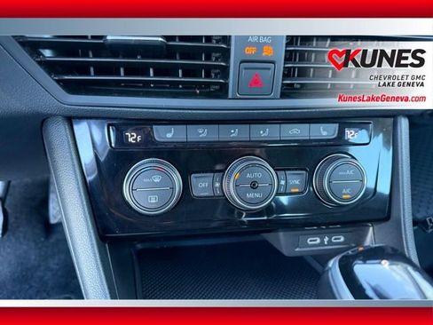 Used 2024 Volkswagen Jetta SE image 23