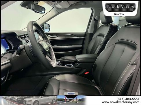 Used 2023 Jeep Grand Cherokee L Limited AWD/4WD image 17