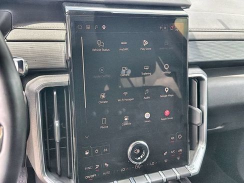 Certified 2026 GMC Acadia Elevation w/ Elevation Premium Package FWD image 13