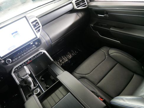 Used 2025 Toyota Tundra Platinum AWD/4WD image 11