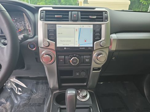 Used 2020 Toyota 4Runner SR5 Premium w/ Moonroof Package AWD/4WD image 20