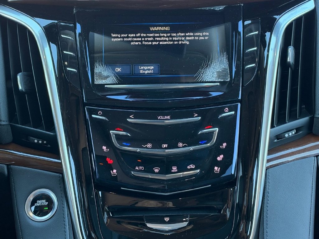Used 2020 Cadillac Escalade Luxury AWD/4WD image 15