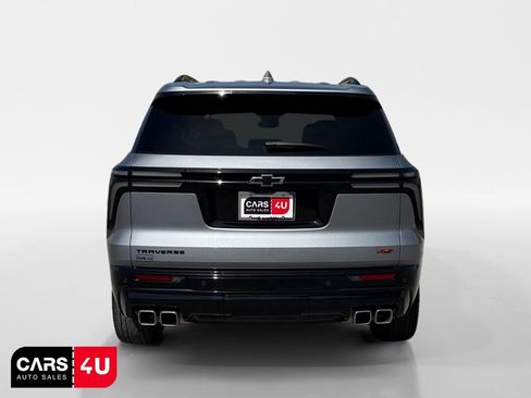 Used 2025 Chevrolet Traverse RS w/ LPO, Floor Liner Package FWD image 6