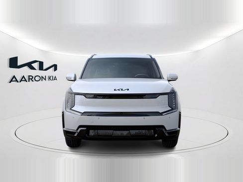 New 2026 Kia EV9 Land AWD/4WD image 2