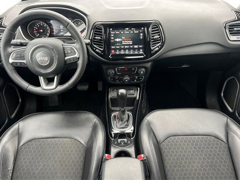Used 2019 Jeep Compass Latitude image 16