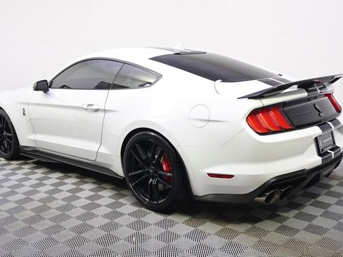 Used 2022 Ford Mustang Shelby GT500 w/ Technology Package RWD image 3