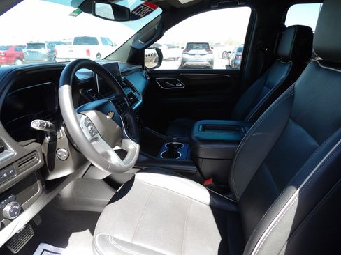 Used 2022 Chevrolet Suburban Premier image 10