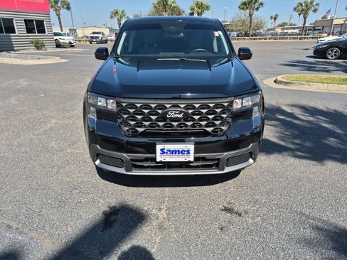 Certified 2025 Ford Maverick XLT w/ XLT Luxury Package FWD image 8