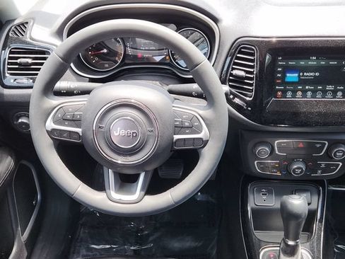 Used 2021 Jeep Compass Latitude w/ Sun and Sound Group FWD image 27