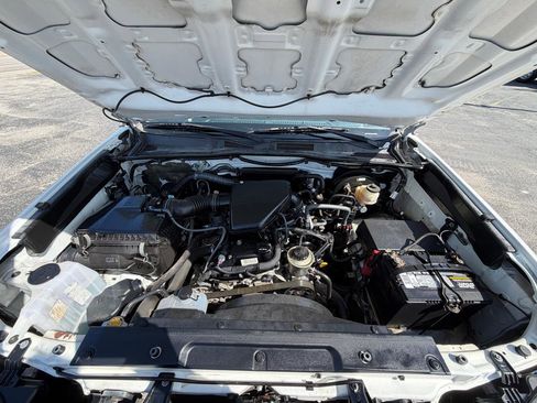 Used 2017 Toyota Tacoma SR image 18