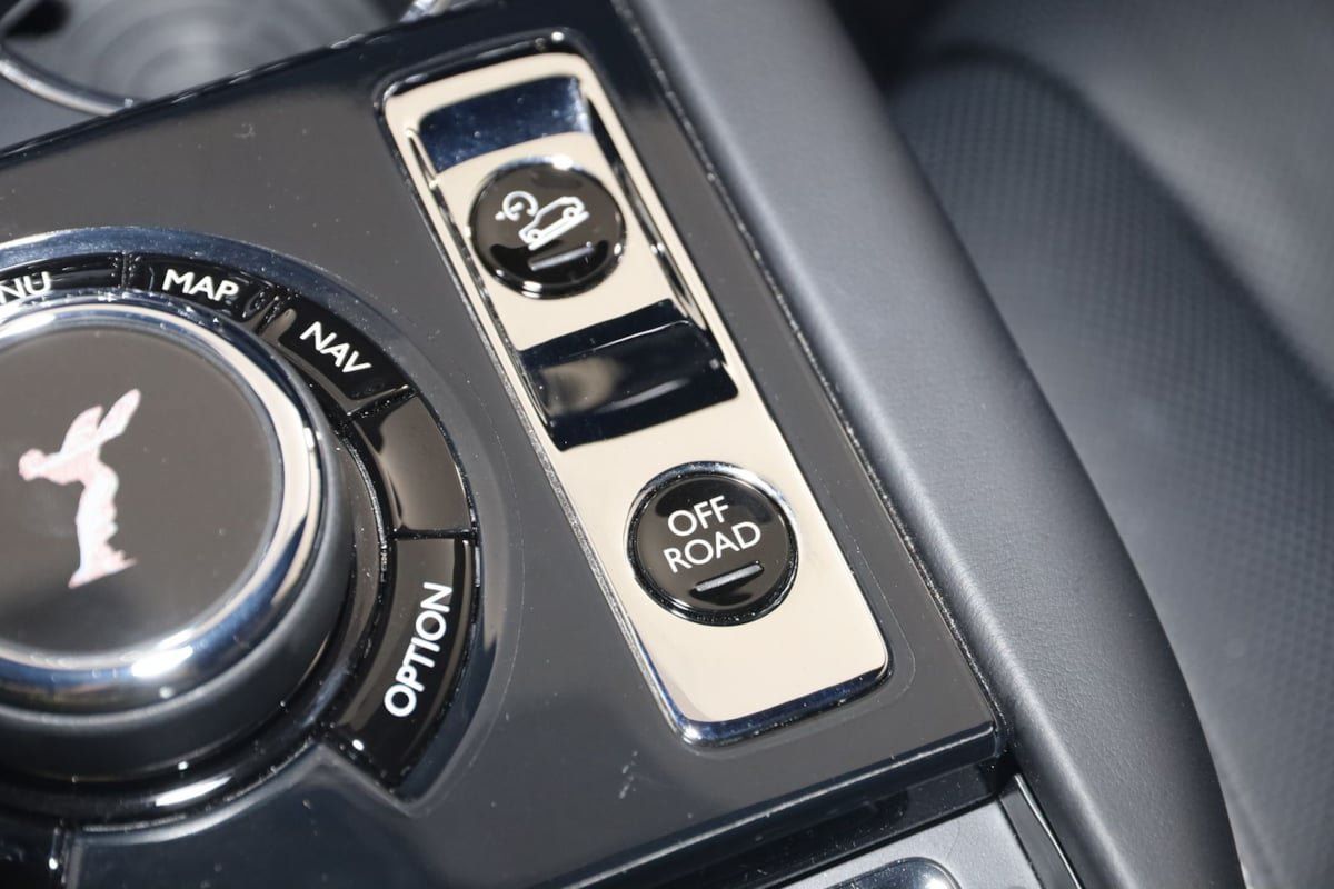 Used 2024 Rolls-Royce Cullinan Black Badge AWD/4WD image 55
