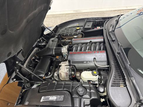 Used 2003 Chevrolet Corvette Coupe w/ Preferred Equipment Group RWD image 27