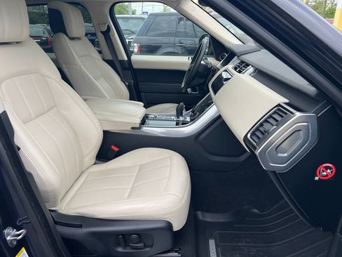 Used 2019 Land Rover Range Rover Sport HSE AWD/4WD image 34
