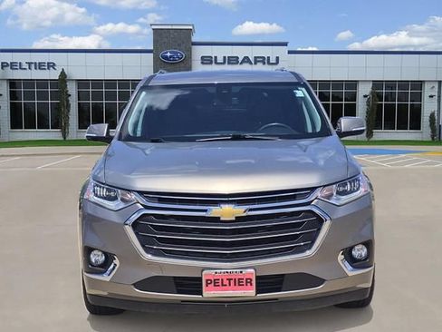 Used 2018 Chevrolet Traverse Premier w/ Driver Confidence II Package FWD image 3