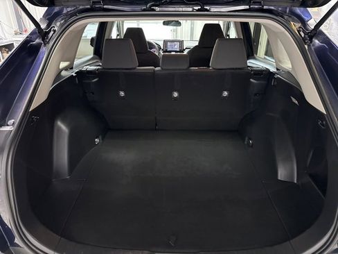 Used 2021 Toyota RAV4 XLE image 18