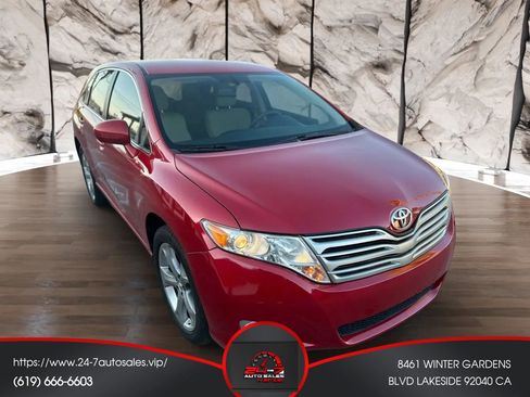 Used 2012 Toyota Venza LE w/ LE Convenience Pkg FWD image 2