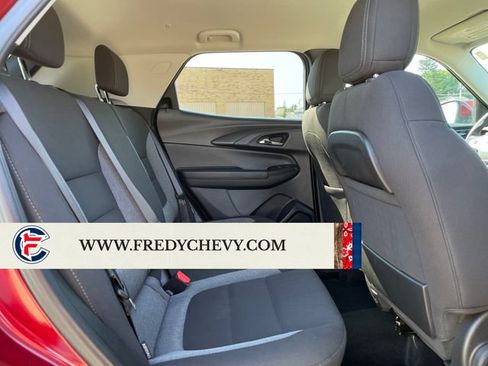 Used 2025 Chevrolet TrailBlazer LT AWD/4WD image 32
