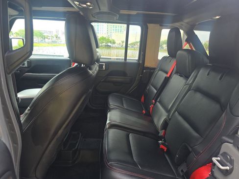 Used 2020 Jeep Wrangler Unlimited Rubicon w/ Quick Order Package 28Y Recon image 13