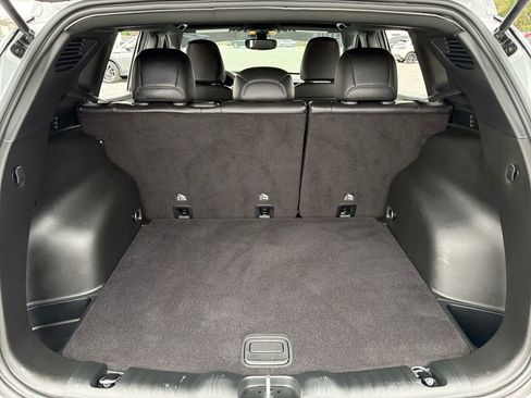 Used 2024 Jeep Compass Latitude image 31