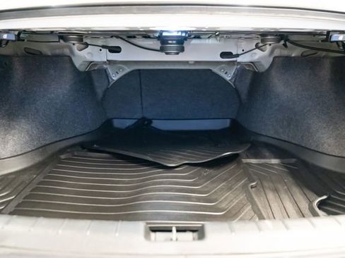 Used 2017 Honda Accord Touring image 8