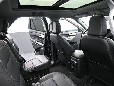 Used 2022 Ford Explorer Limited w/ Limited Technology Package image 33
