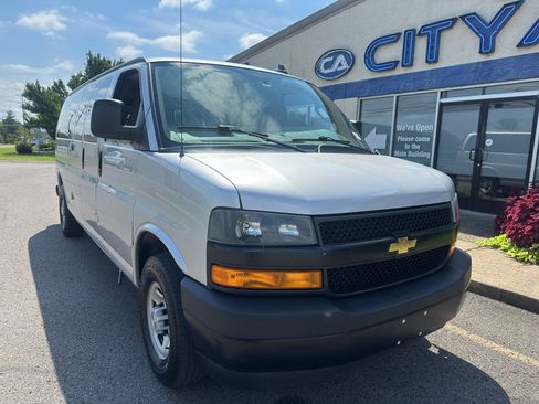 Used 2023 Chevrolet Express 3500 LS RWD image 2