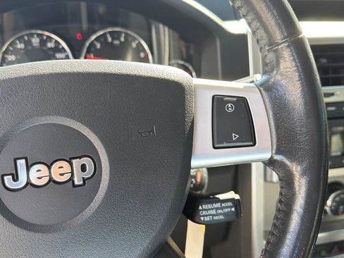 Used 2009 Jeep Liberty Limited w/ Premium Group II AWD/4WD image 20
